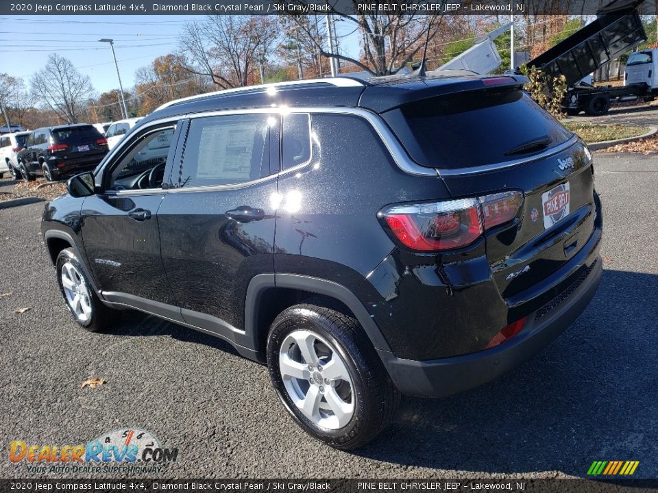 2020 Jeep Compass Latitude 4x4 Diamond Black Crystal Pearl / Ski Gray/Black Photo #4