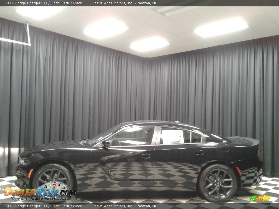 2019 Dodge Charger SXT Pitch Black / Black Photo #1