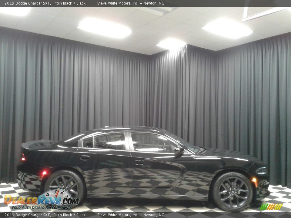 2019 Dodge Charger SXT Pitch Black / Black Photo #5