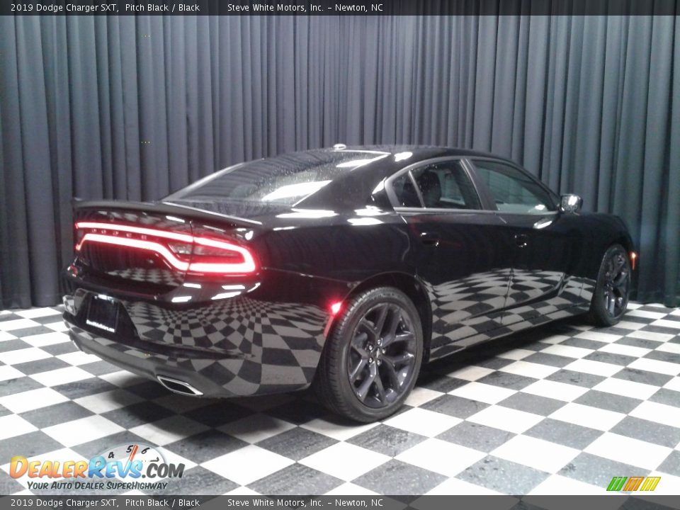 2019 Dodge Charger SXT Pitch Black / Black Photo #6
