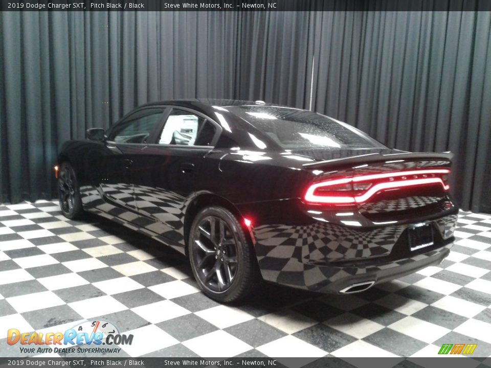 2019 Dodge Charger SXT Pitch Black / Black Photo #8