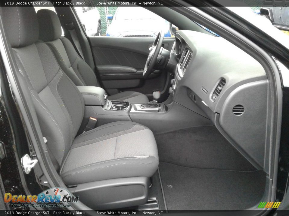 2019 Dodge Charger SXT Pitch Black / Black Photo #14