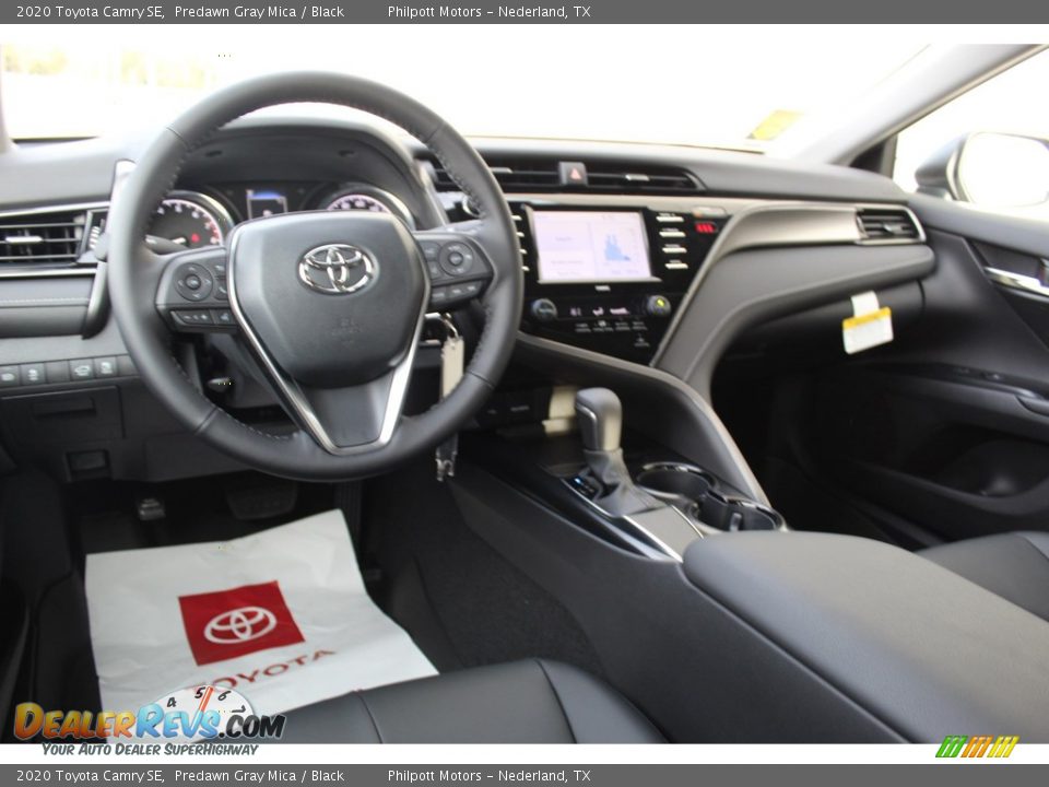 2020 Toyota Camry SE Predawn Gray Mica / Black Photo #21