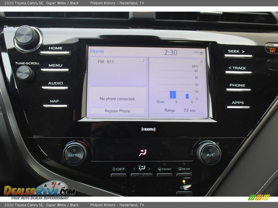 Controls of 2020 Toyota Camry SE Photo #17