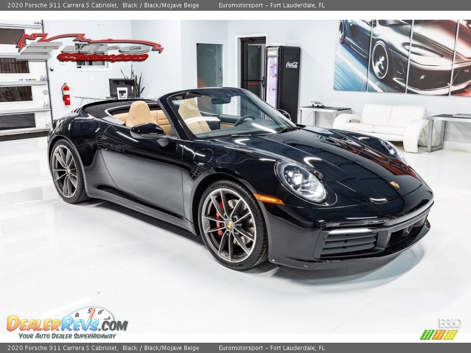 Front 3/4 View of 2020 Porsche 911 Carrera S Cabriolet Photo #1