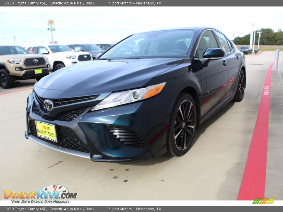 2020 Toyota Camry XSE Galactic Aqua Mica / Black Photo #4