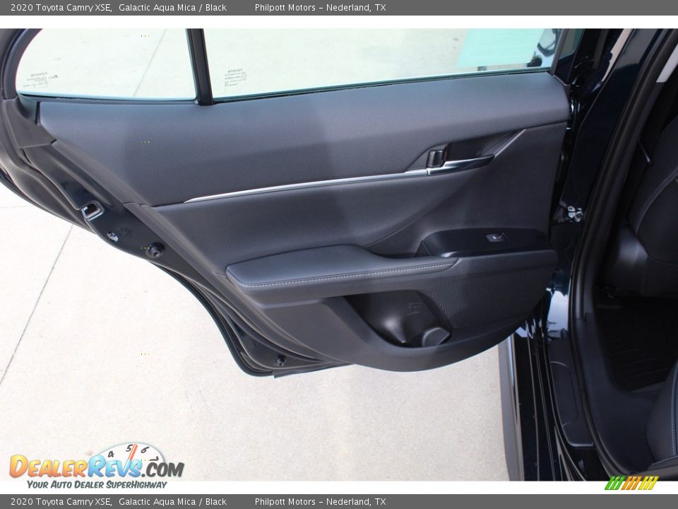 2020 Toyota Camry XSE Galactic Aqua Mica / Black Photo #20