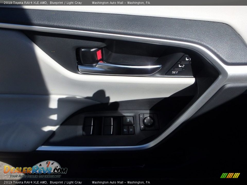 2019 Toyota RAV4 XLE AWD Blueprint / Light Gray Photo #14