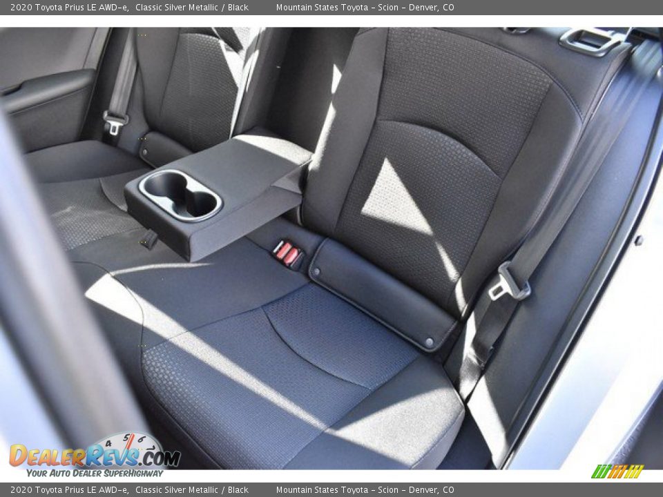 2020 Toyota Prius LE AWD-e Classic Silver Metallic / Black Photo #9