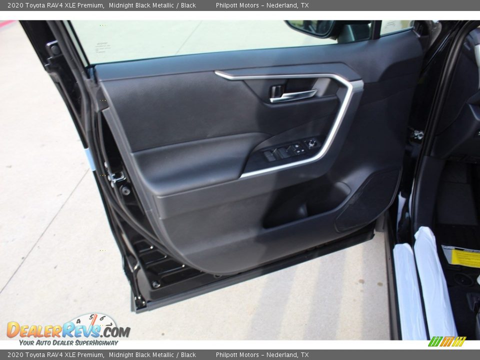 2020 Toyota RAV4 XLE Premium Midnight Black Metallic / Black Photo #9