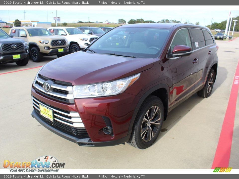 2019 Toyota Highlander LE Ooh La La Rouge Mica / Black Photo #4