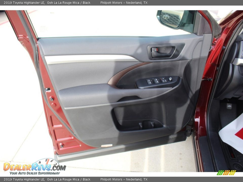 2019 Toyota Highlander LE Ooh La La Rouge Mica / Black Photo #8