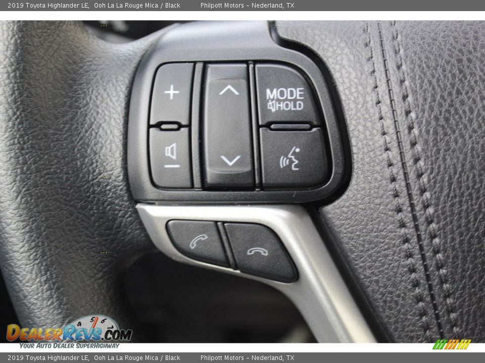 2019 Toyota Highlander LE Ooh La La Rouge Mica / Black Photo #10