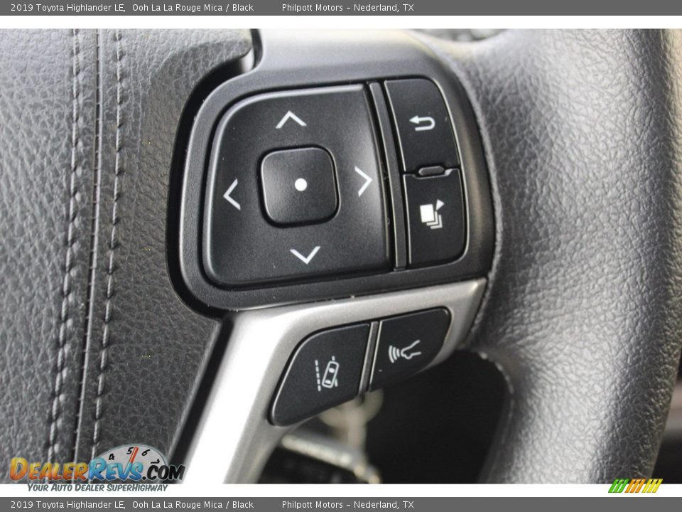 2019 Toyota Highlander LE Ooh La La Rouge Mica / Black Photo #11