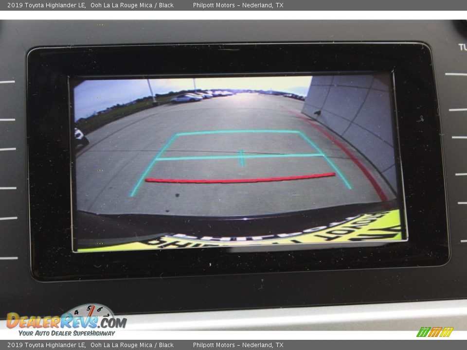 2019 Toyota Highlander LE Ooh La La Rouge Mica / Black Photo #16