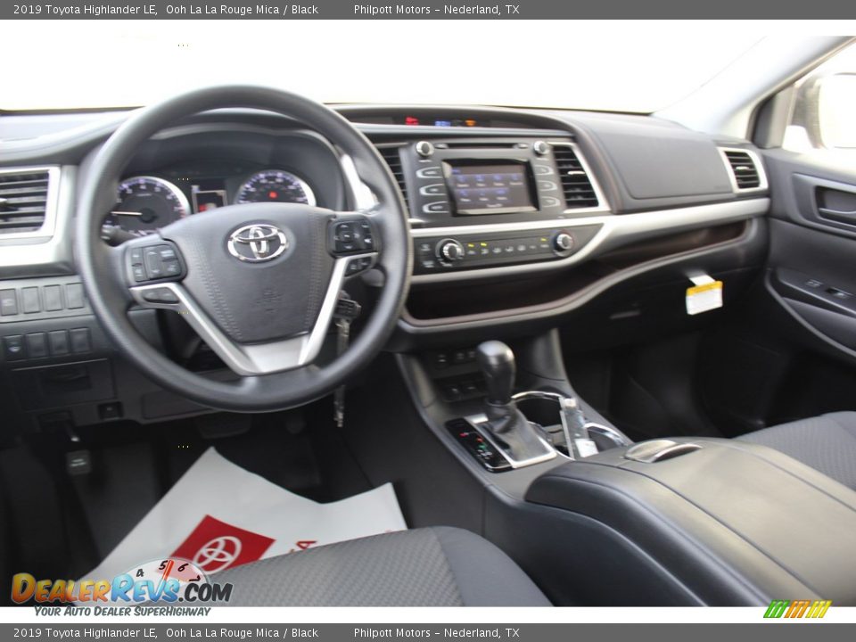 2019 Toyota Highlander LE Ooh La La Rouge Mica / Black Photo #19