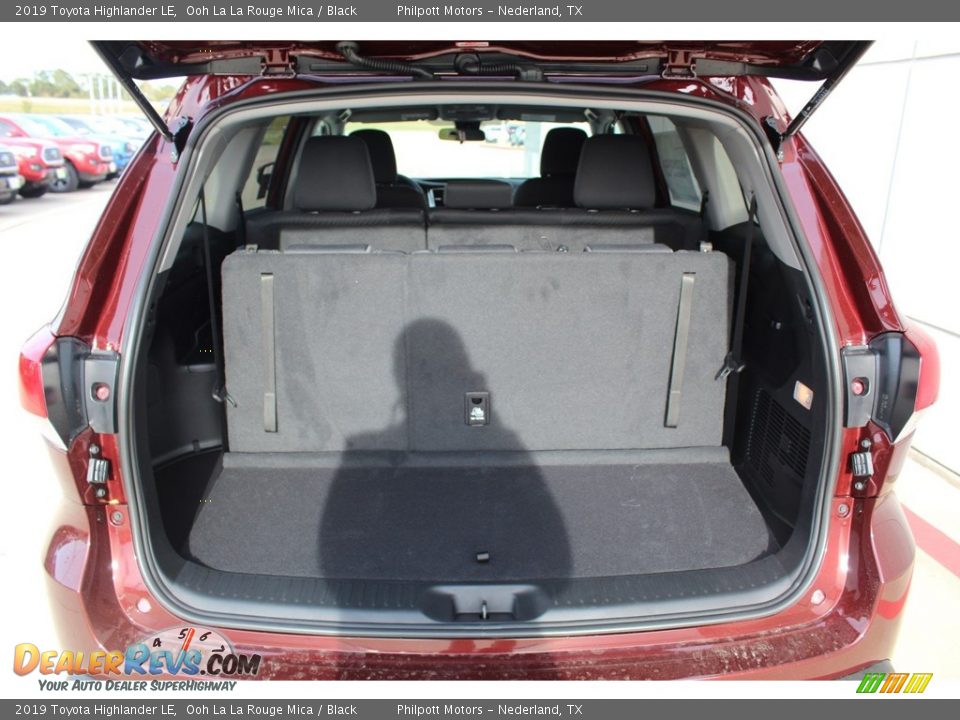 2019 Toyota Highlander LE Ooh La La Rouge Mica / Black Photo #21