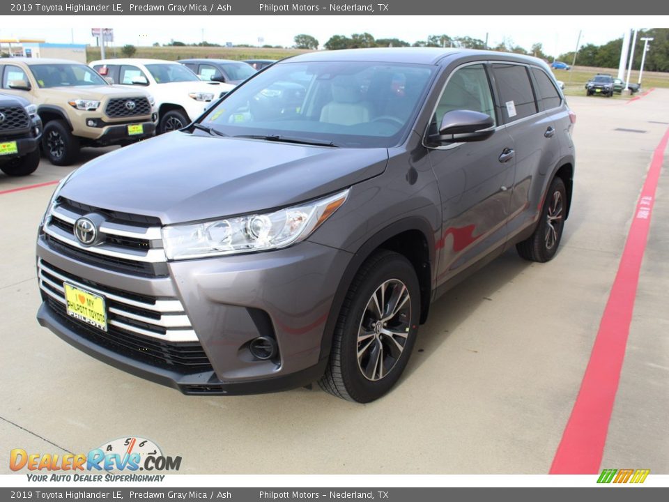 2019 Toyota Highlander LE Predawn Gray Mica / Ash Photo #4