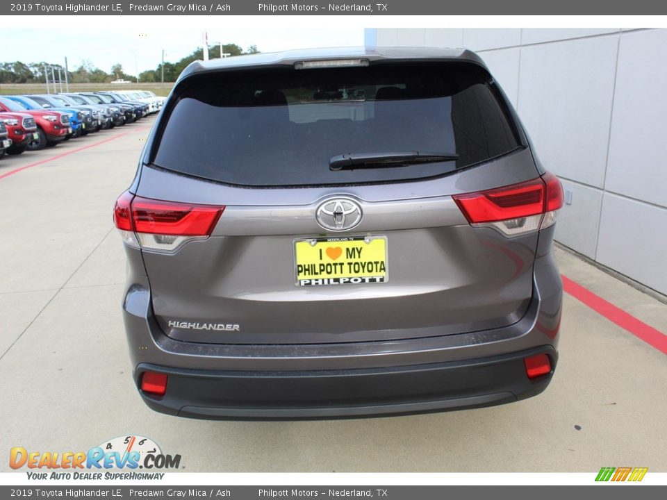 2019 Toyota Highlander LE Predawn Gray Mica / Ash Photo #7