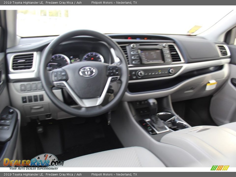 2019 Toyota Highlander LE Predawn Gray Mica / Ash Photo #21