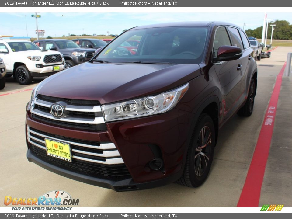 2019 Toyota Highlander LE Ooh La La Rouge Mica / Black Photo #4