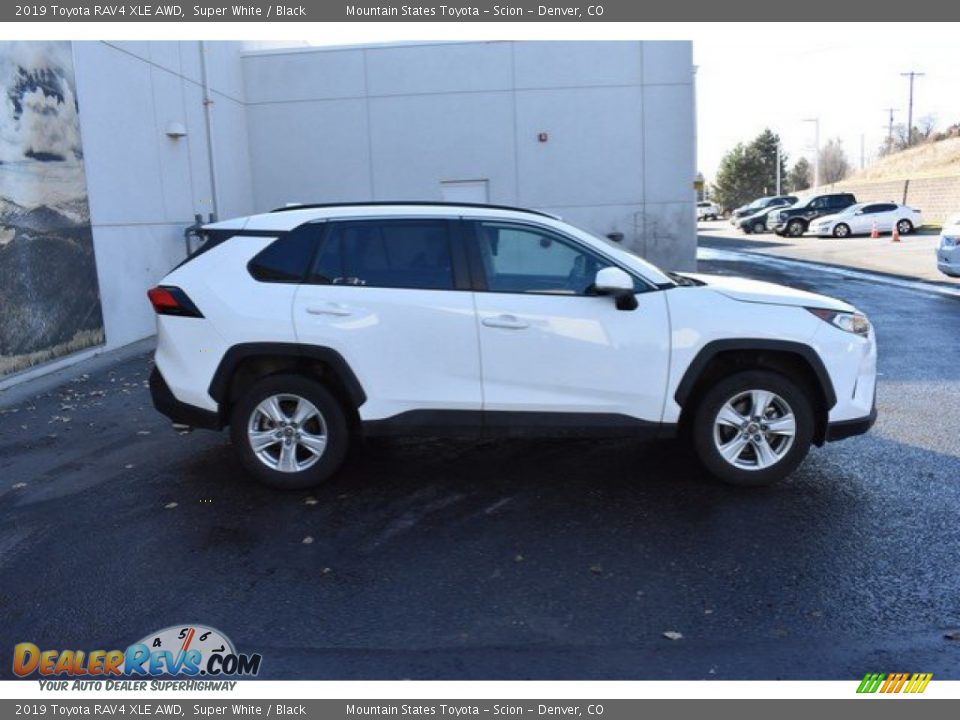 2019 Toyota RAV4 XLE AWD Super White / Black Photo #7