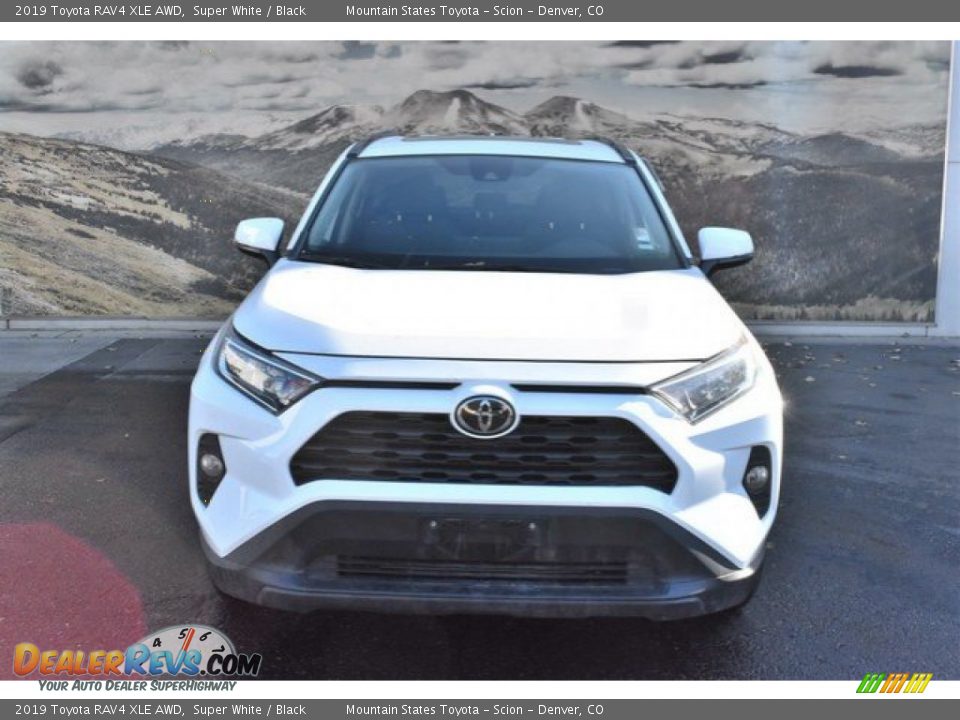 2019 Toyota RAV4 XLE AWD Super White / Black Photo #8