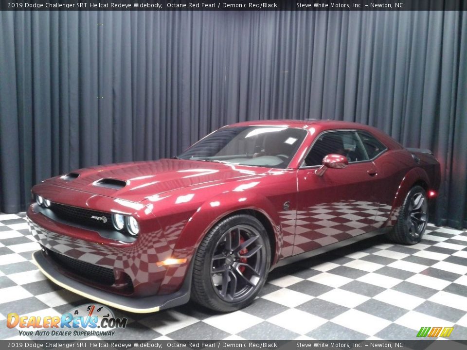 2019 Dodge Challenger SRT Hellcat Redeye Widebody Octane Red Pearl / Demonic Red/Black Photo #2