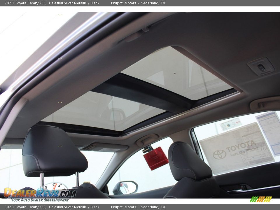 2020 Toyota Camry XSE Celestial Silver Metallic / Black Photo #20