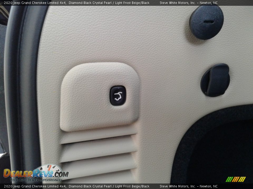 2020 Jeep Grand Cherokee Limited 4x4 Diamond Black Crystal Pearl / Light Frost Beige/Black Photo #12