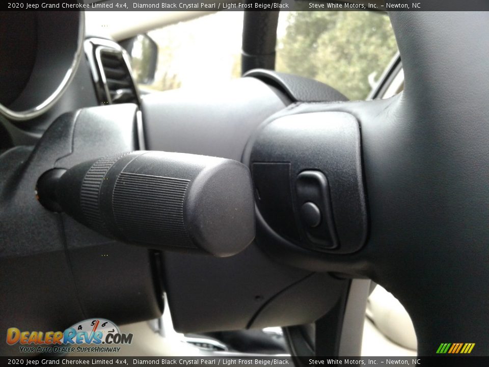 2020 Jeep Grand Cherokee Limited 4x4 Diamond Black Crystal Pearl / Light Frost Beige/Black Photo #17