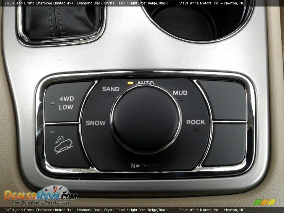 2020 Jeep Grand Cherokee Limited 4x4 Diamond Black Crystal Pearl / Light Frost Beige/Black Photo #32
