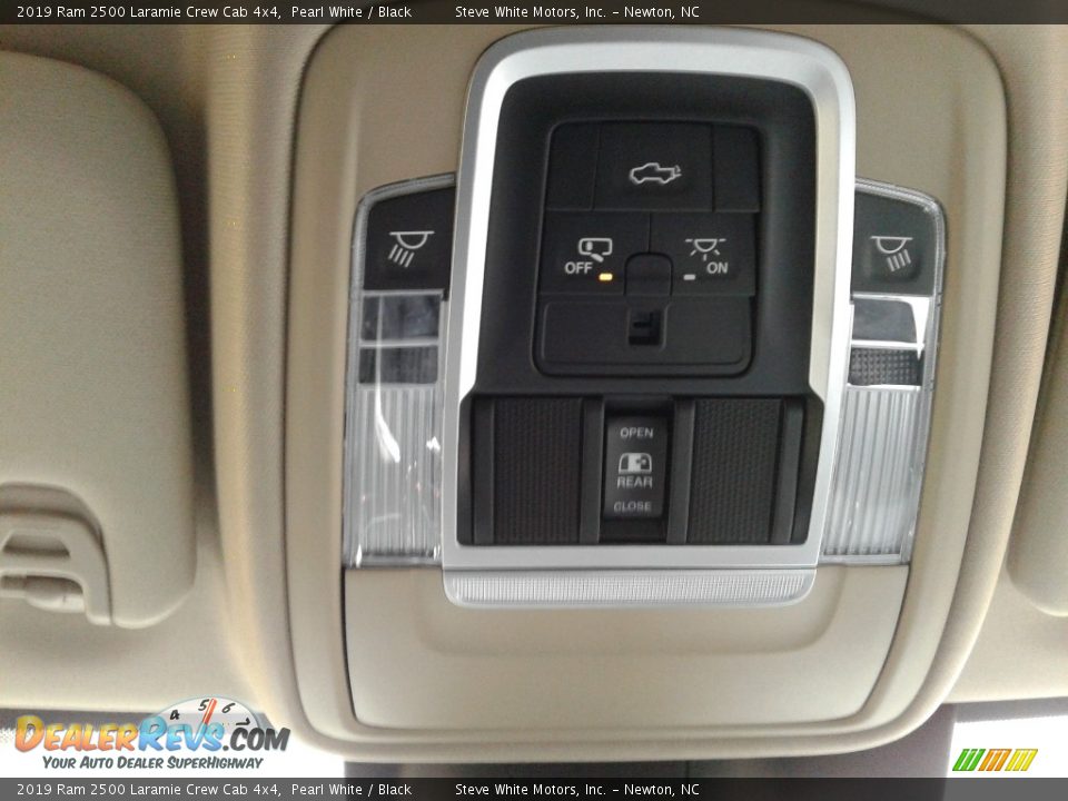 2019 Ram 2500 Laramie Crew Cab 4x4 Pearl White / Black Photo #31