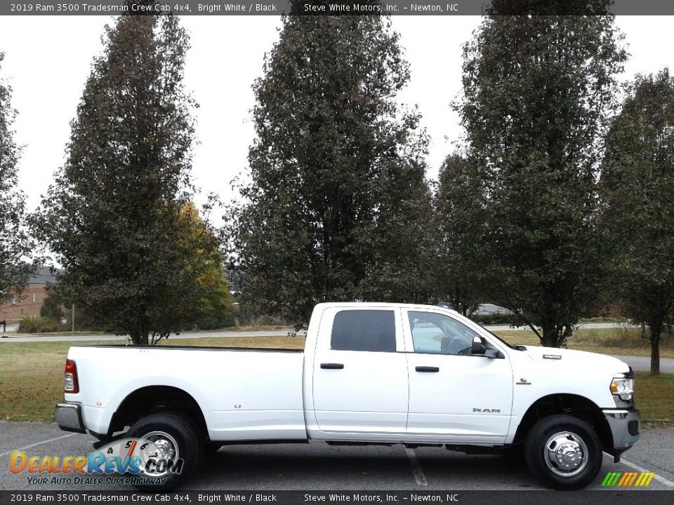 2019 Ram 3500 Tradesman Crew Cab 4x4 Bright White / Black Photo #5