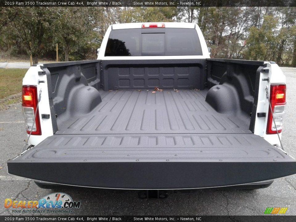 2019 Ram 3500 Tradesman Crew Cab 4x4 Bright White / Black Photo #12