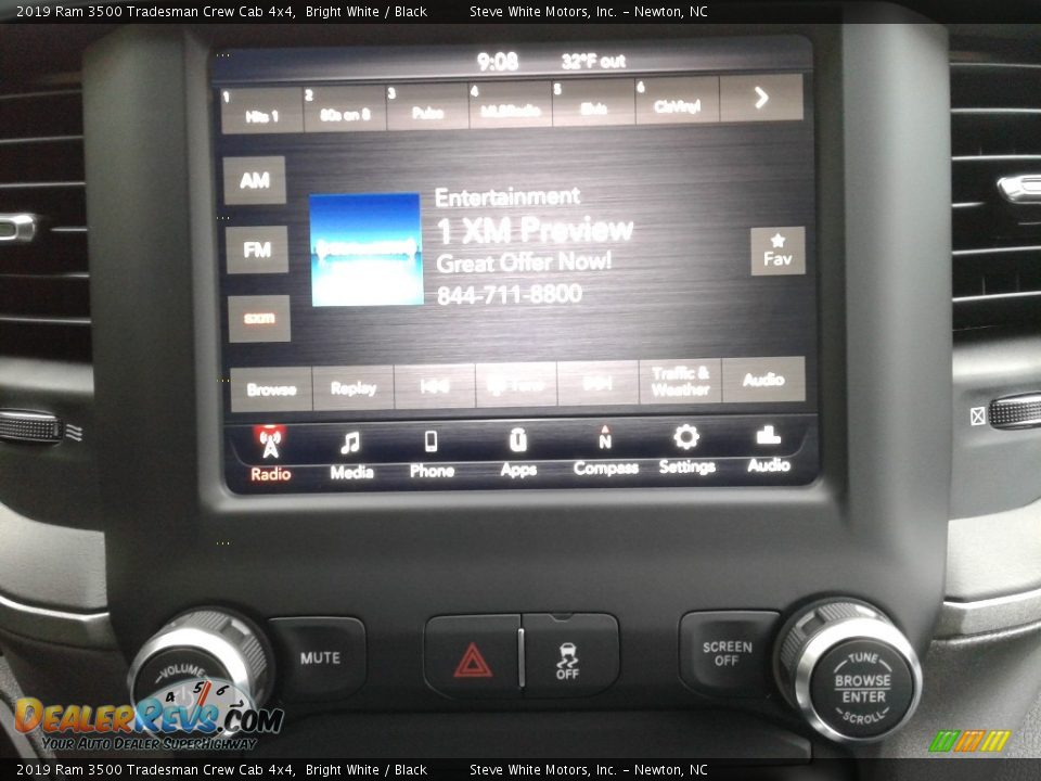 2019 Ram 3500 Tradesman Crew Cab 4x4 Bright White / Black Photo #19