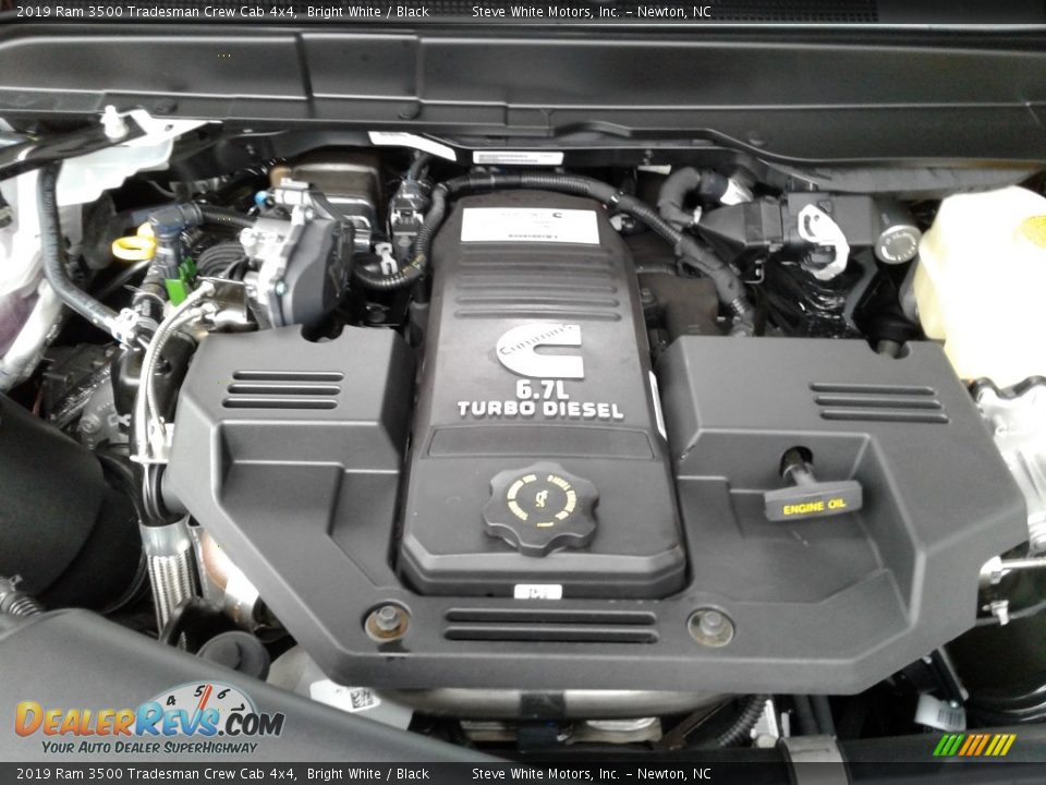 2019 Ram 3500 Tradesman Crew Cab 4x4 Bright White / Black Photo #28