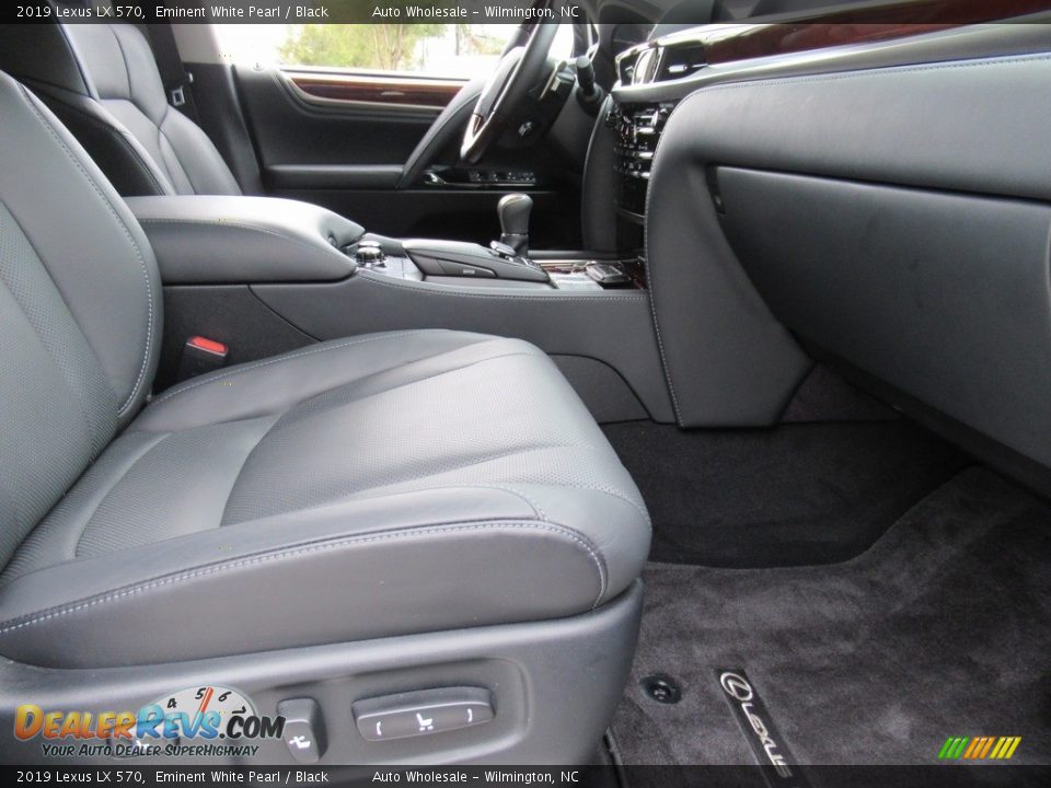 2019 Lexus LX 570 Eminent White Pearl / Black Photo #12