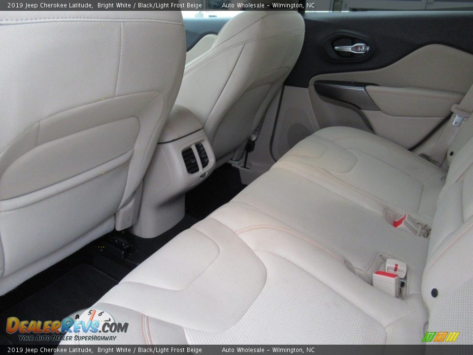 2019 Jeep Cherokee Latitude Bright White / Black/Light Frost Beige Photo #12