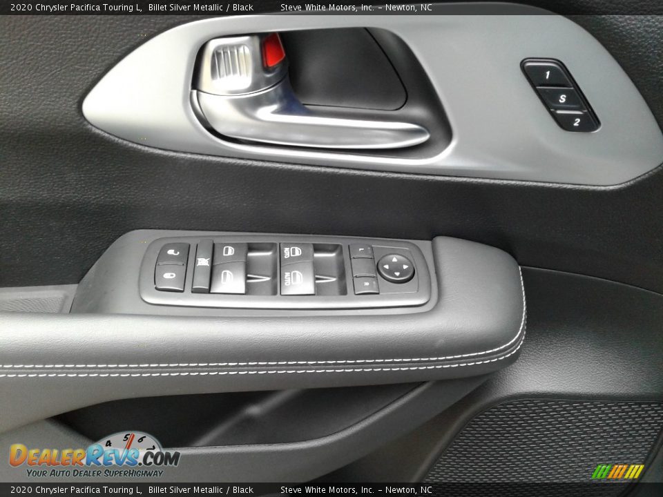 2020 Chrysler Pacifica Touring L Billet Silver Metallic / Black Photo #9