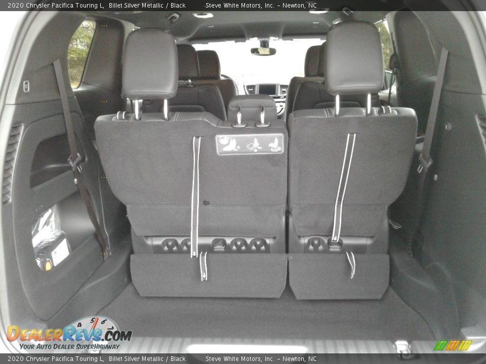 2020 Chrysler Pacifica Touring L Trunk Photo #15