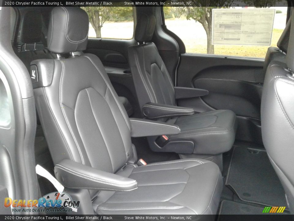2020 Chrysler Pacifica Touring L Billet Silver Metallic / Black Photo #17