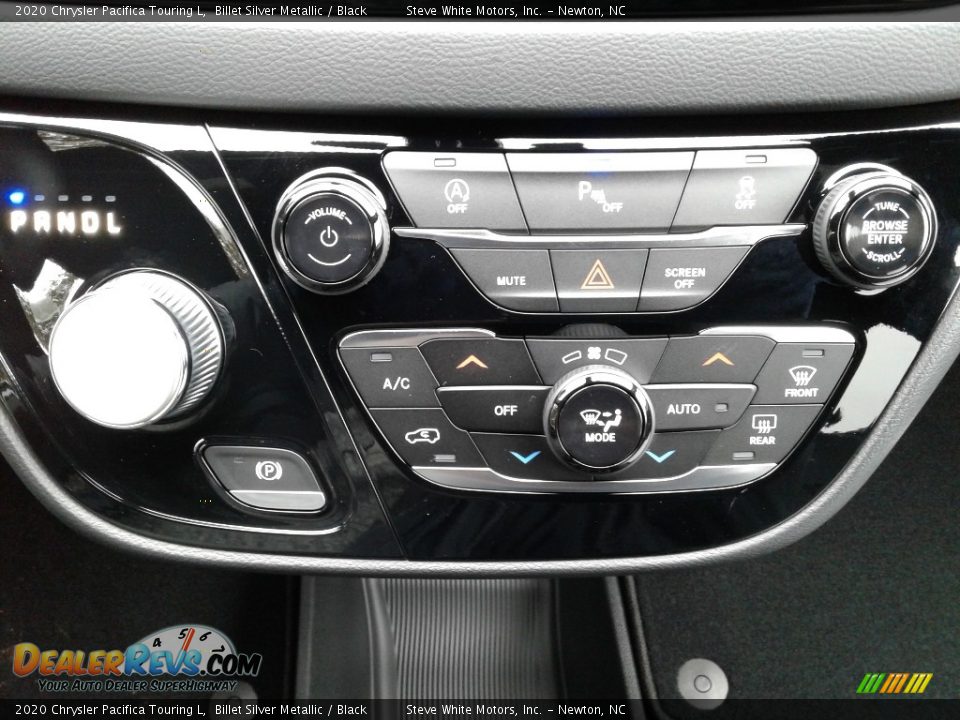 2020 Chrysler Pacifica Touring L Billet Silver Metallic / Black Photo #30