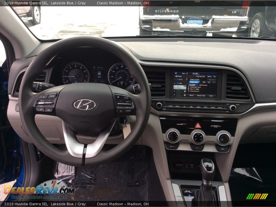 Controls of 2019 Hyundai Elantra SEL Photo #3