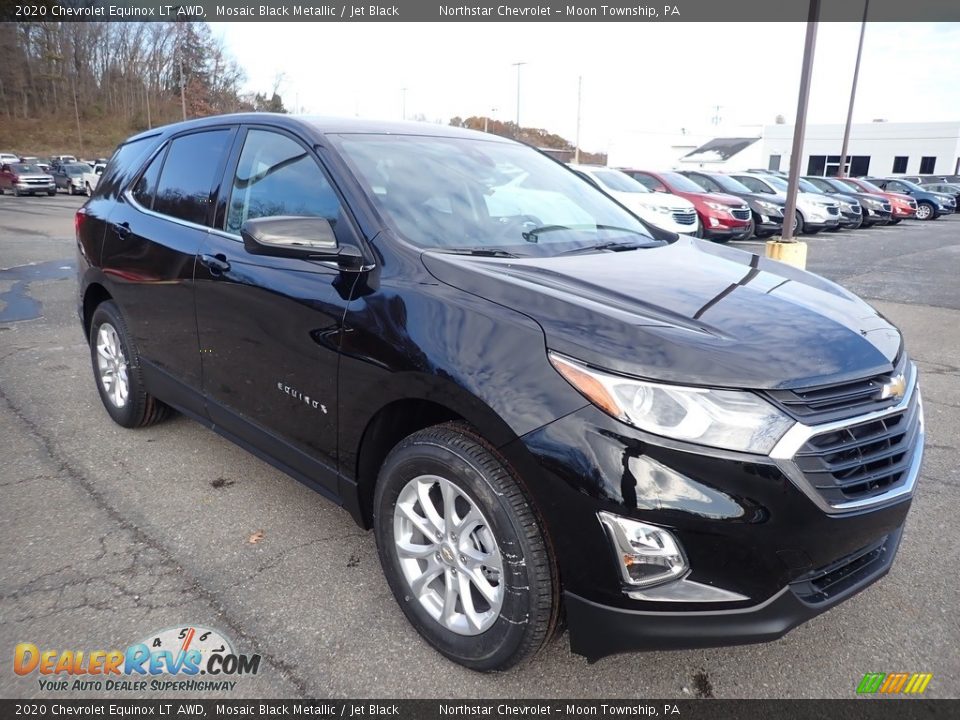 Front 3/4 View of 2020 Chevrolet Equinox LT AWD Photo #7