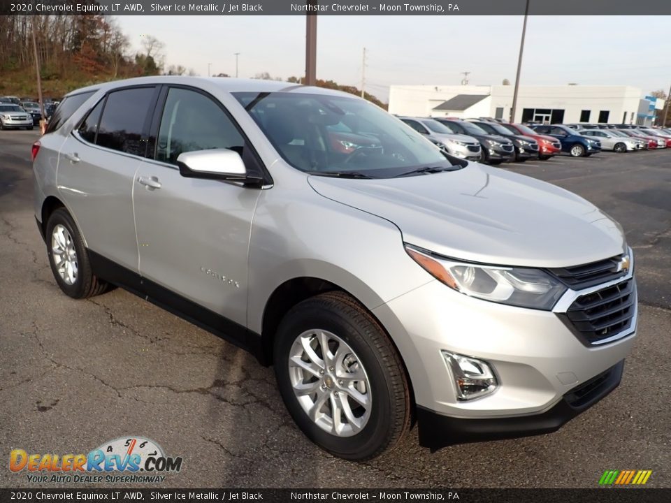 Front 3/4 View of 2020 Chevrolet Equinox LT AWD Photo #7