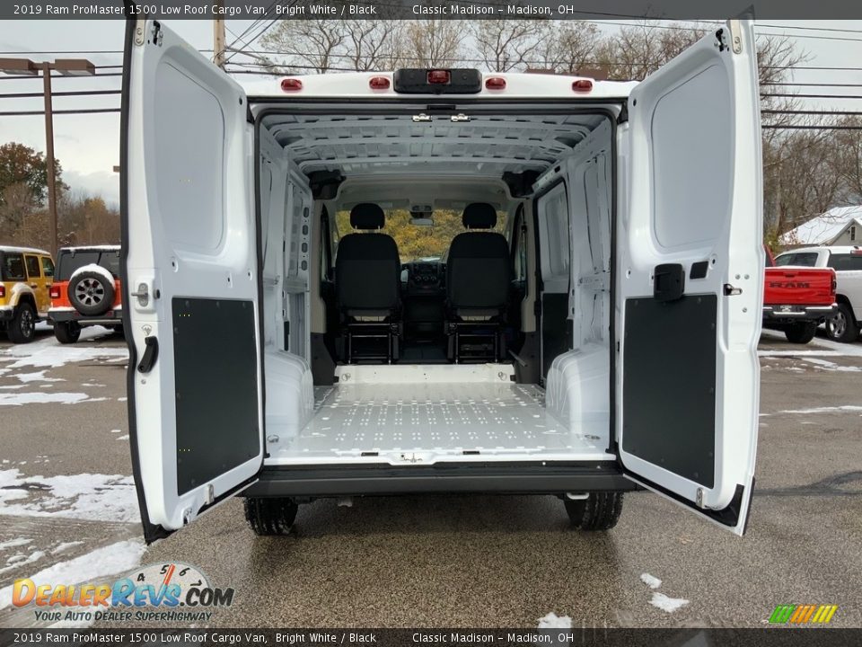 2019 Ram ProMaster 1500 Low Roof Cargo Van Bright White / Black Photo #6