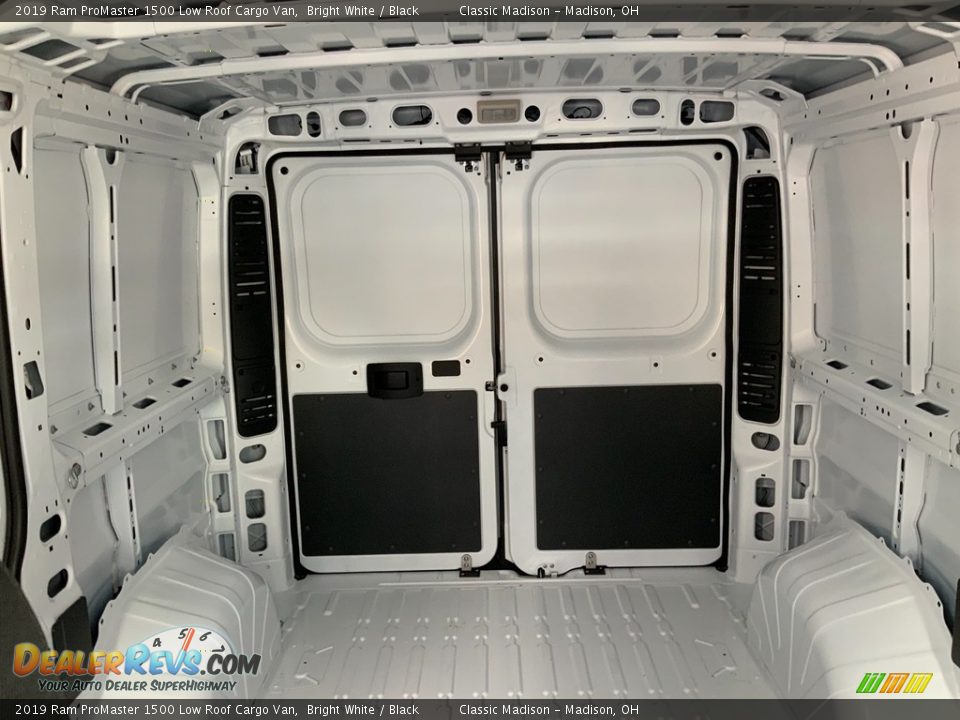 2019 Ram ProMaster 1500 Low Roof Cargo Van Bright White / Black Photo #9