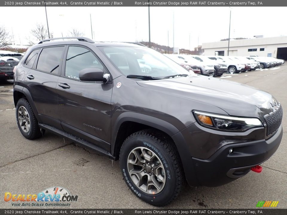 Front 3/4 View of 2020 Jeep Cherokee Trailhawk 4x4 Photo #7