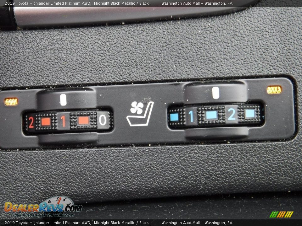 Controls of 2019 Toyota Highlander Limited Platinum AWD Photo #22